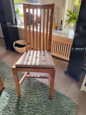 Voor 2 kratjes Amstel, 6 Teakhouten Eetkamerstoelen