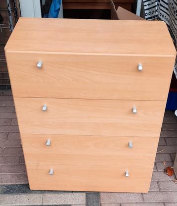 Gratis ladenkastje met kleine beschadiging