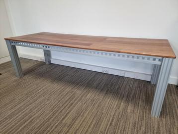 Grote tafel zelfbouw, formaat L250xB90xH75cm.