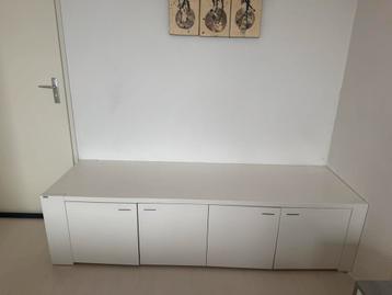Strak wit tv meubel/dressoir met drukdeurtjes - 194,5x60x50c