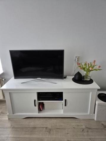 Gratis, tv kastje, heeft een likje verf nodig 162x50x65,5