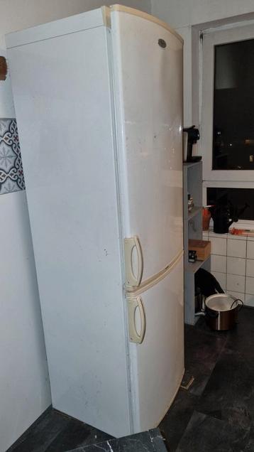 Oude koelkast - gratis af te halen!