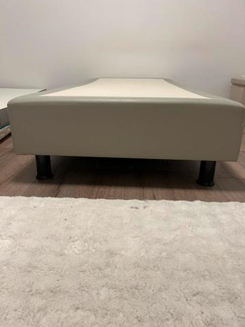 2x boxpringbed van 200cm x 90cm