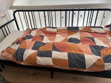 Bedbank/ 2 personen uitschuifbaar