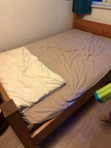 Tweepersoonsbed 140 cm breed