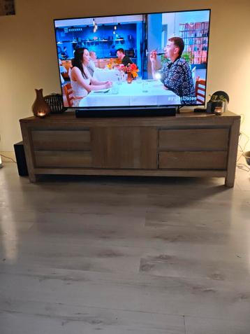 Eiken televisie meubel. GRATIS