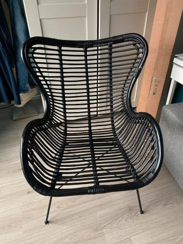 Zwarte rotan stoel