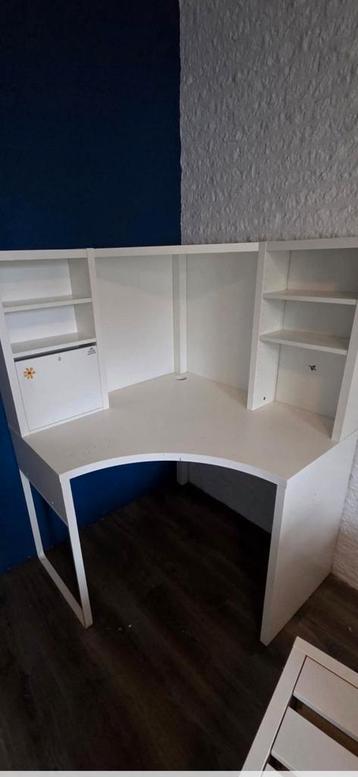 Ikea Hoekbureau met Opbergruimte