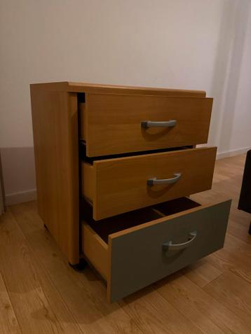 2 Stuks Nachtkastjes met 3 Lades