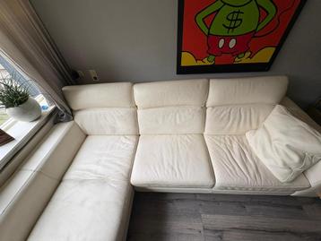 Witte echt lederen bank van Montel.