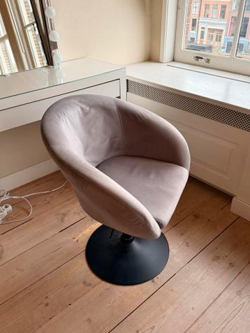 Comfortabele grijze draaistoel
