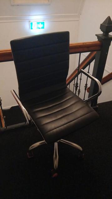 Stijlvolle zwarte bureaustoel