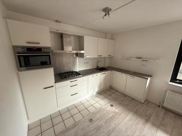 Vandaag afhalen! Nette witte hoekkeuken met inbouwapparatuur