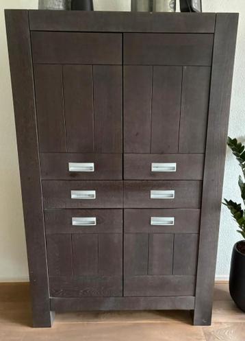 Tijdloze servieskast - buffetkast in zeer goede staat