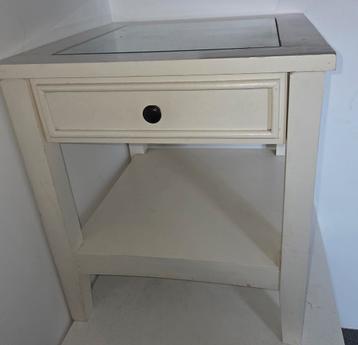 Nachtkastje / Tafeltje met lade en plank