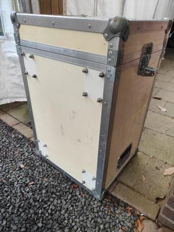 Nette flightcase - gestoffeerd, wielen mogelijk