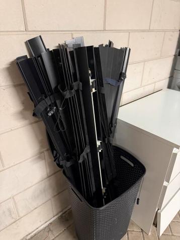 Zwarte jaloezieën - diverse maten gratis op te halen