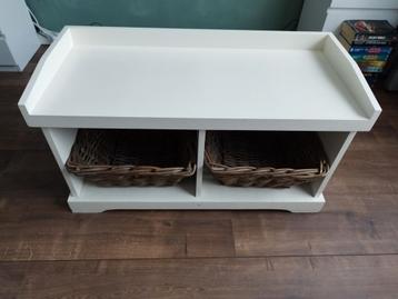 Leuke commode/kast met manden - Gratis af te halen