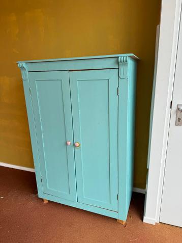 Kastjes, babystoel, locker kastjes & nepplantjes - Gratis!