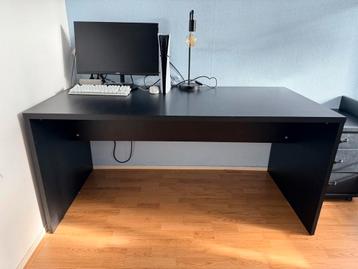 *GRATIS* zwart bureau