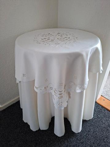 rond siertafeltje (met kleedje