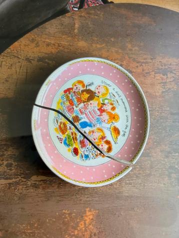 Gratis: Supergroot bord 32 cm Blond Amsterdan, gerepareerd.