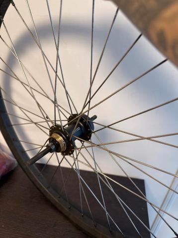 Ik zoek 26 inch achterwiel, 7 versnellingen, 1.95 breed