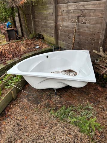 Groot wit inbouw bad 140CM