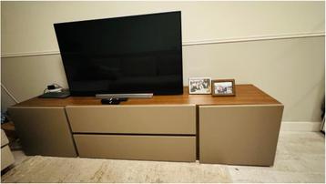 Lazzoni brand TV cabinet (Free to pickup)