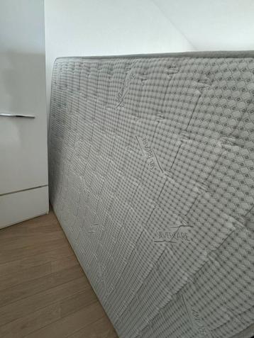 160 x 200 dikke matras moet binnen een uur weg!!!