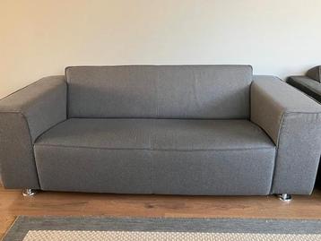 Tweezitsbank. In goede staat. Gratis op te halen