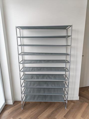 Schoenenrek met 10 lagen
