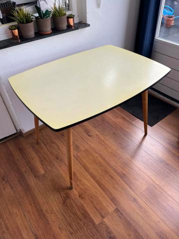 GRATIS AFHALEN Retro keukentafel (vintage)