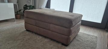 Hocker / voetenbank / poef suède