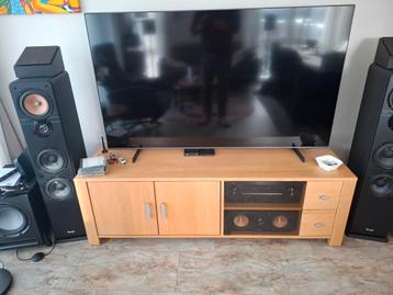 Tv meubel, kast en eettafel met 6 stoelen