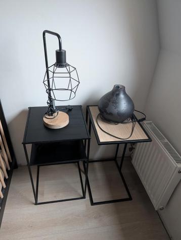 Gratis 2x bijzettafel/nachtkastje + 2x lamp