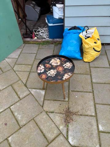 Gratis bijzettafeltje 30cm