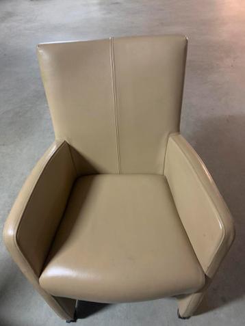 Stoelen met armleuning