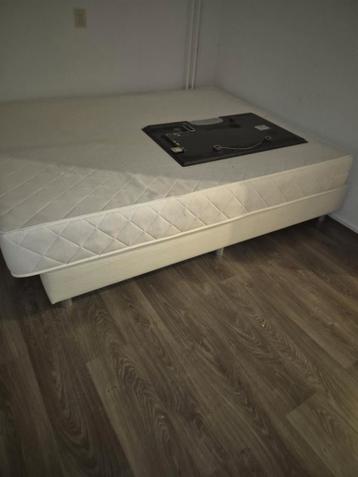 Boxspring met matras 160 x 200 gratis af halen