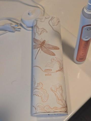 Elektrische tandenborstel met hoesje en oplader