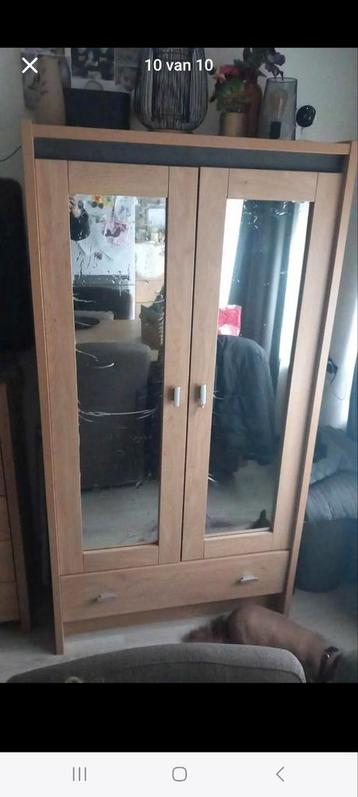 Mooie grote kast/glazen kast/buffetkast/kast/grote kast