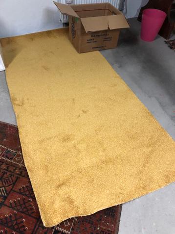 Gratis ophalen: Restanten wollen kleed, kleur goudgeel