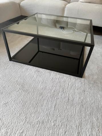Salontafel vierkant 80 80 35 glas metaal zwart