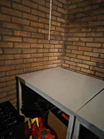 Tafels ijzeren poten kunstof blad