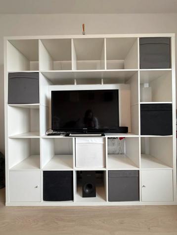 IKEA Kallax kast omgebouwd voor TV - gratis ophalen