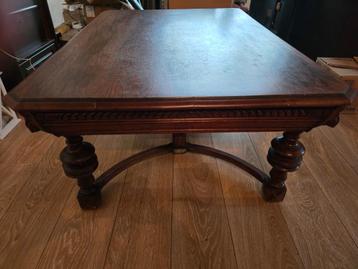 Antieke salontafel en opbergkast GRATIS