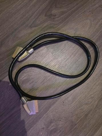 Stevige scartkabel gratis
