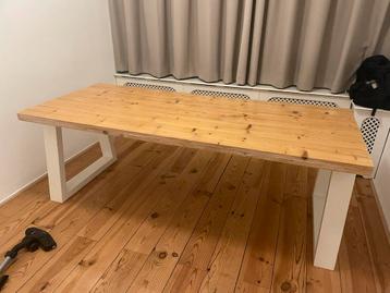 Eettafel van steigerhout