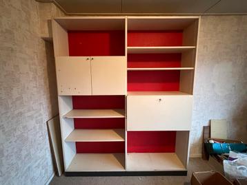 Stevige kast met deurtjes en klep - 183x222,5x42 cm