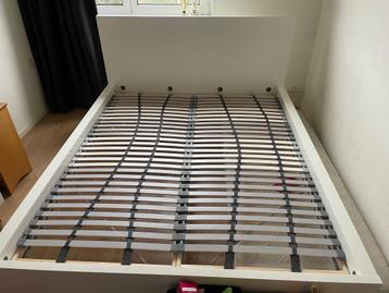 Tweepersoonsbed met lattenbodem gratis afhalen